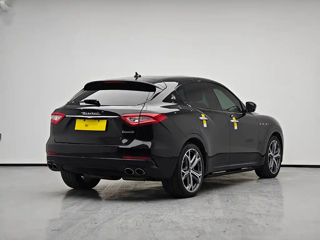 Levante 3.0 T Standard