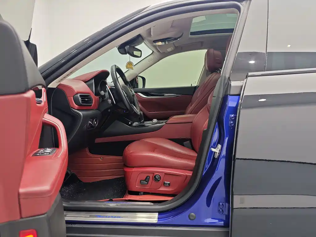 Levante 3.0 T Standard