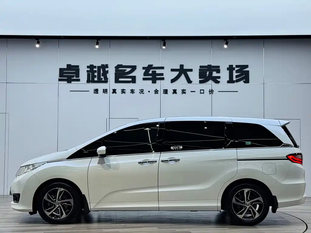Odyssey 2.4 L Luxury