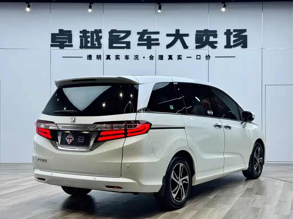 Odyssey 2.4 L Luxury
