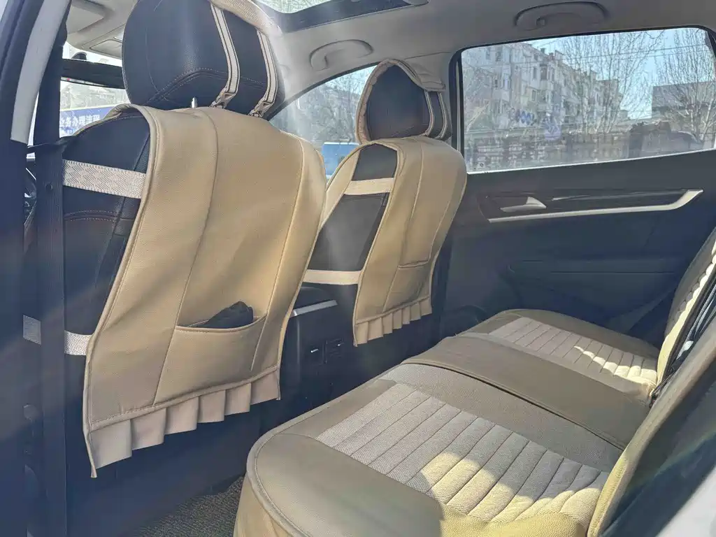 Dongfeng Fengshen AX7 2.0 L Auto Smart Ease