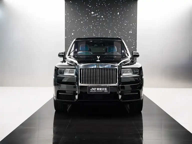 Rolls-Royce Cullinan 5-seat