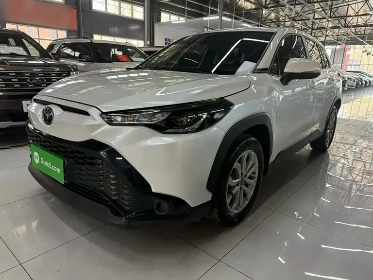 Toyota Frontlander 2.0 L CVT Leading