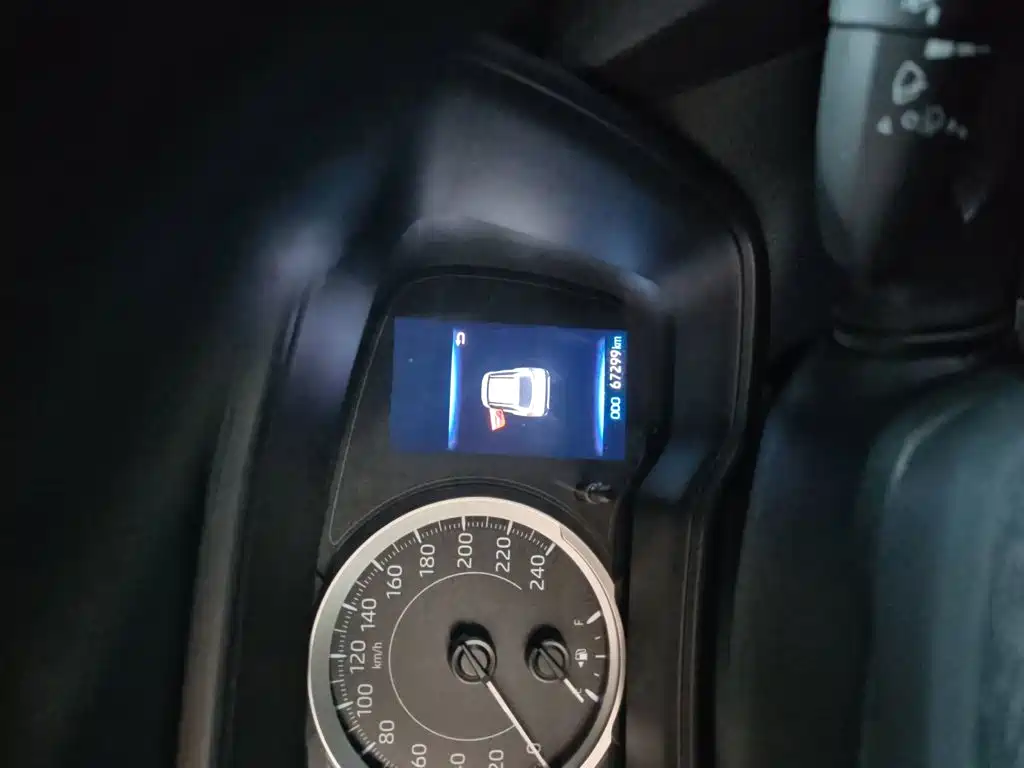 Frontlander 2.0 L CVT Leading
