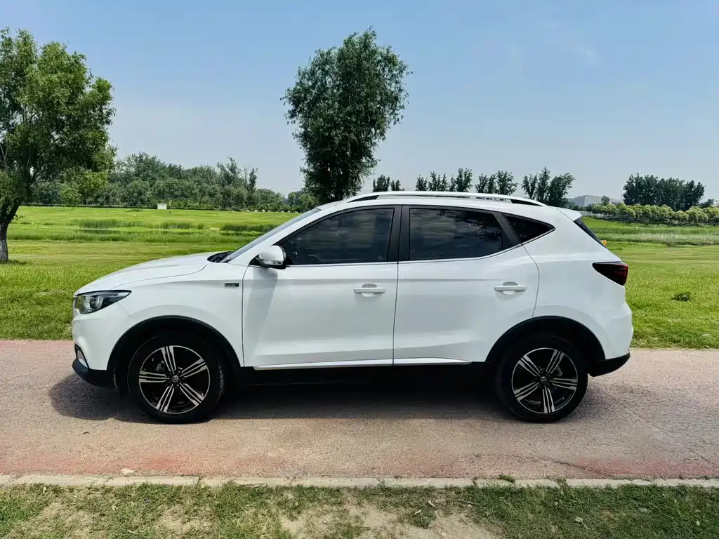 MG ZS 1.5 L Auto Luxury CN-V