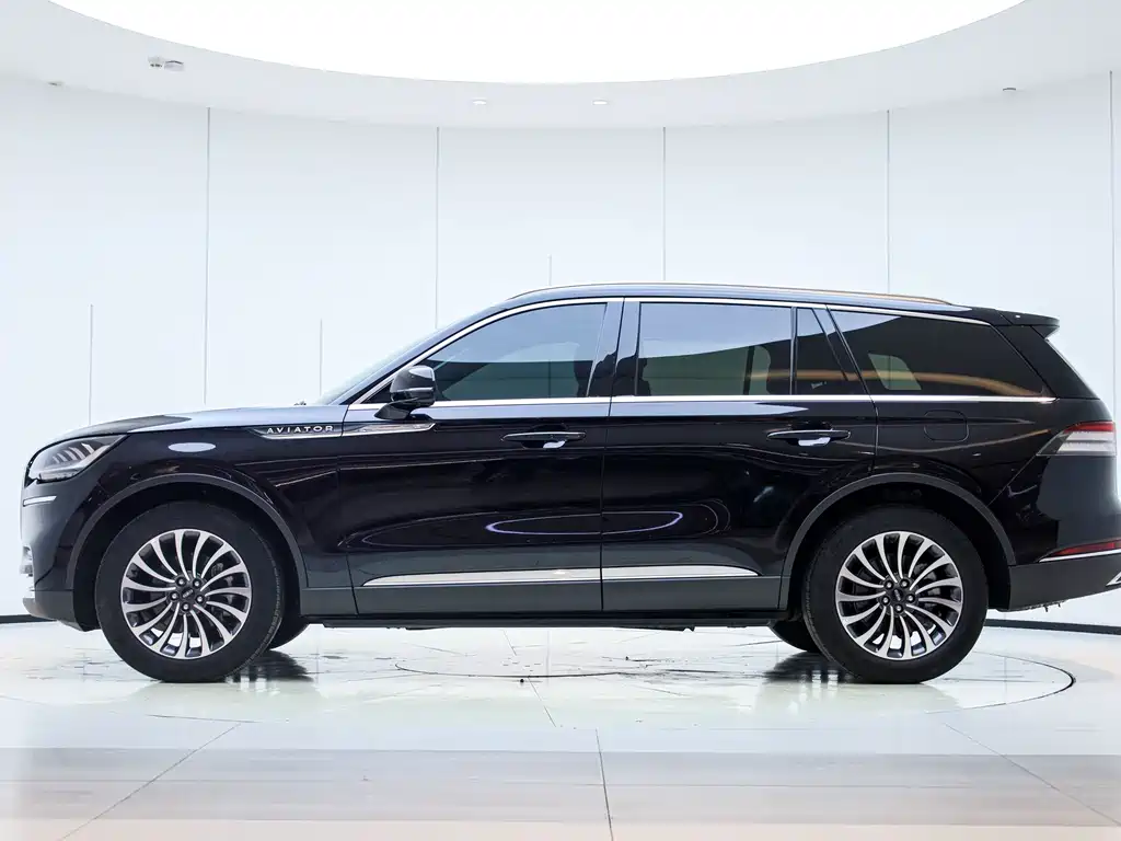Aviator 飞行家 2023款 3.0 T V6 四驱尊雅巡航版 六座