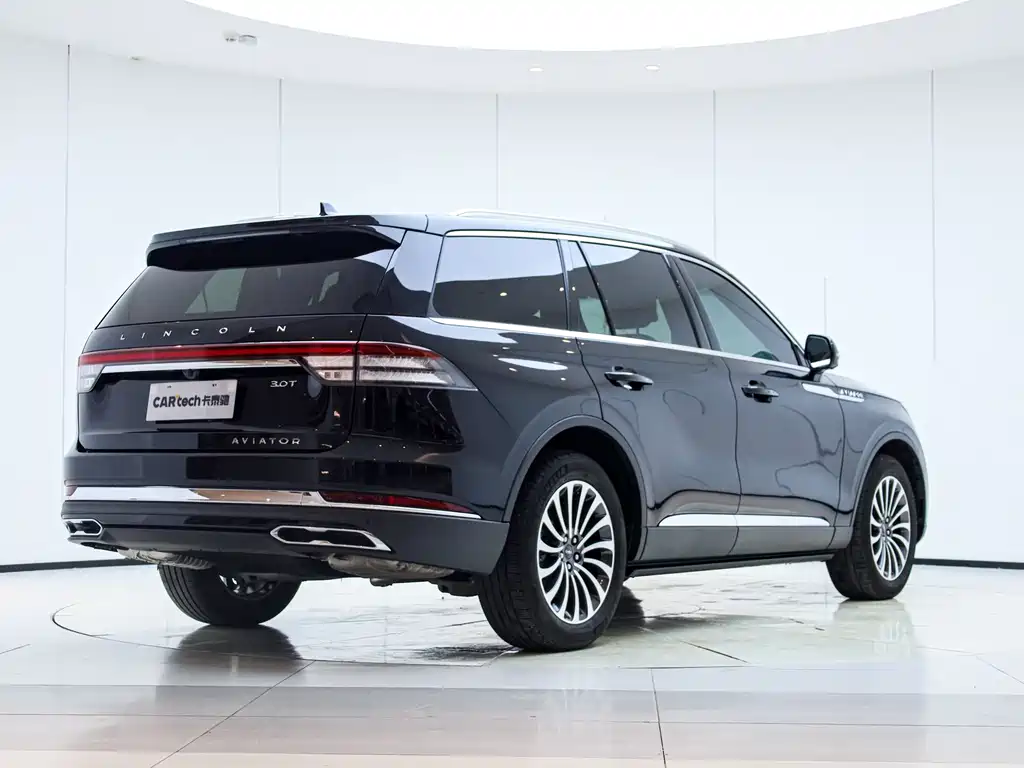 Aviator 飞行家 2023款 3.0 T V6 四驱尊雅巡航版 六座