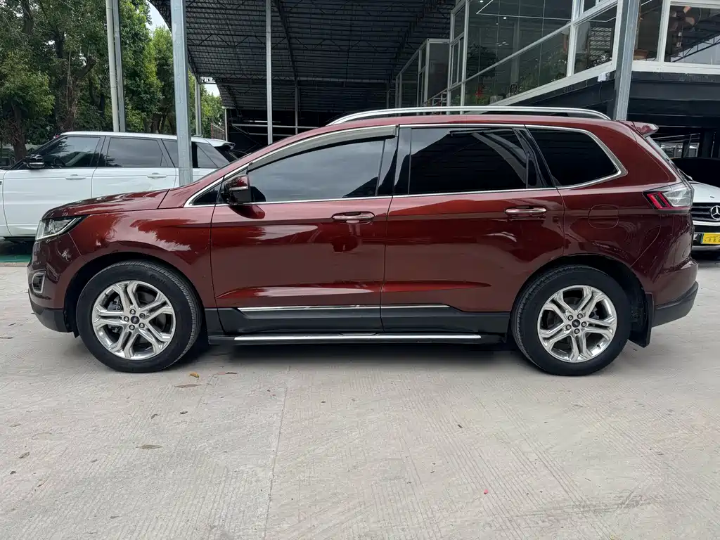 Edge EcoBoost 245 2 WD Grand Sharp 7-seat