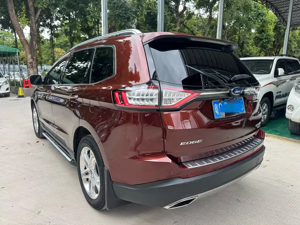 Edge EcoBoost 245 2 WD Grand Sharp 7-seat