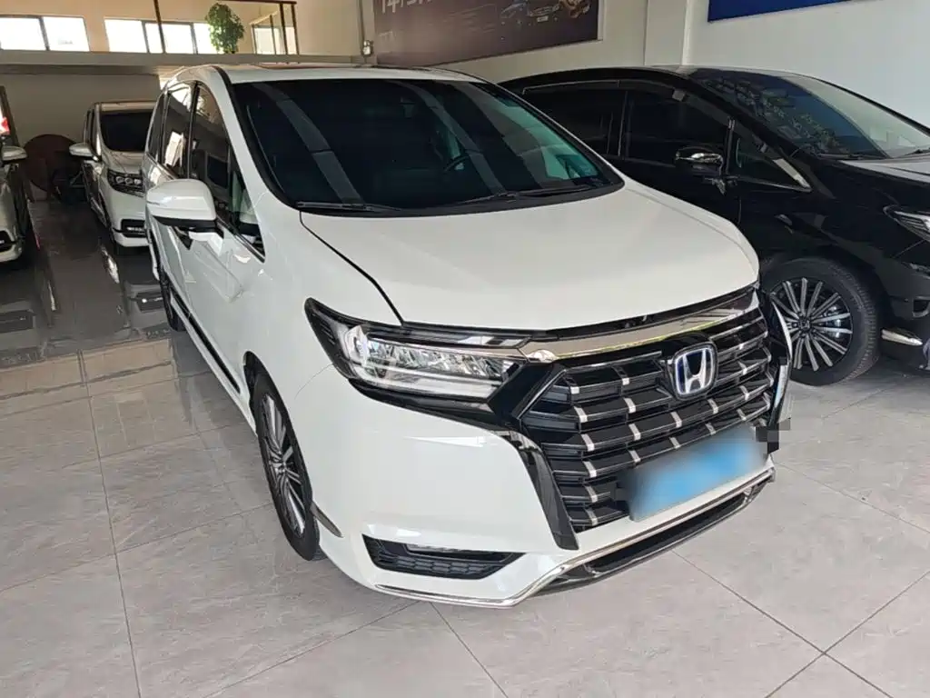 Elysion 2.0 L e:HEV Luxury Early Enjoyment