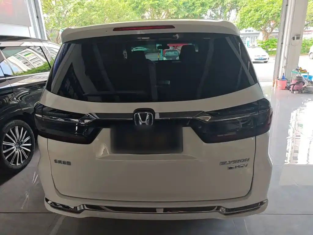 Elysion 2.0 L e:HEV Luxury Early Enjoyment