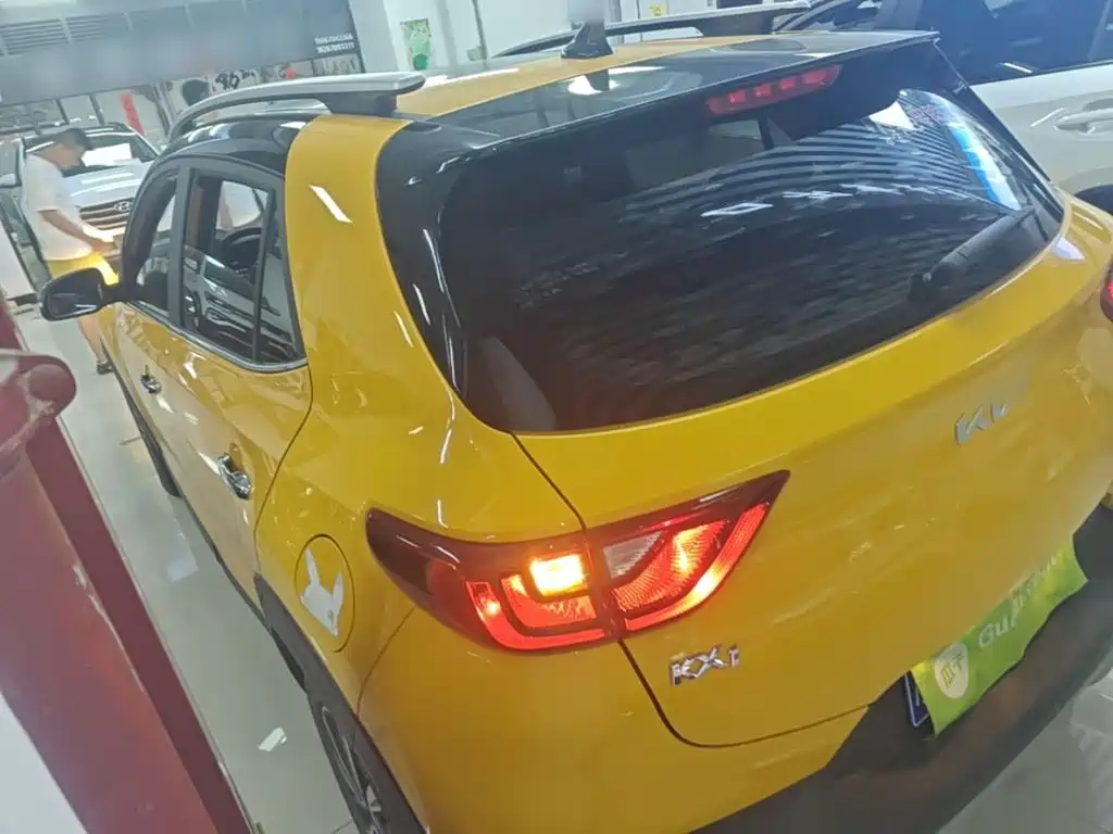 Stonic 1.4 L CVT Sunroof