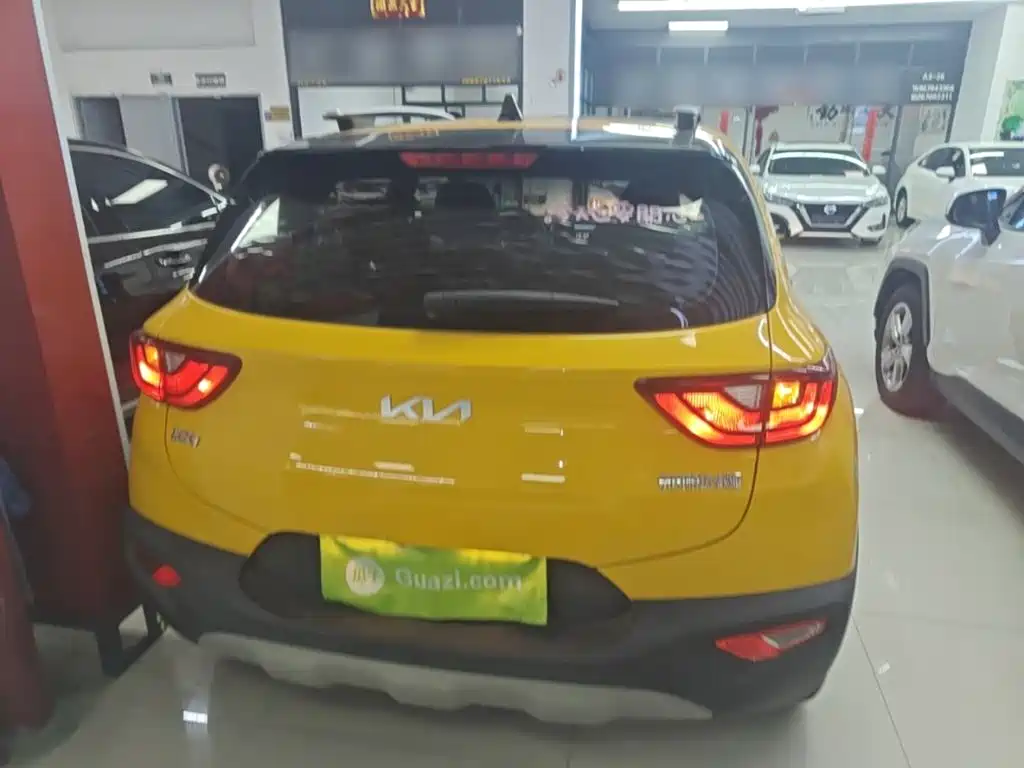Stonic 1.4 L CVT Sunroof