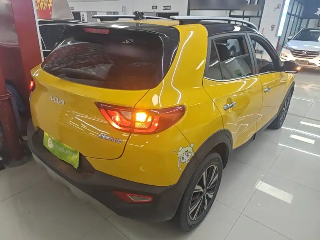 Stonic 1.4 L CVT Sunroof