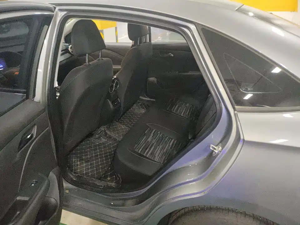 Monza 1.5 L DCT Joy