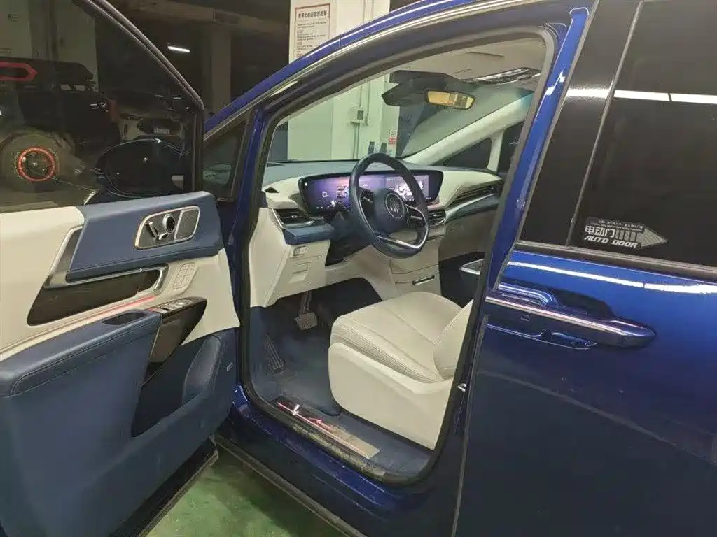 Century 2.0 T 6-seat Heritage