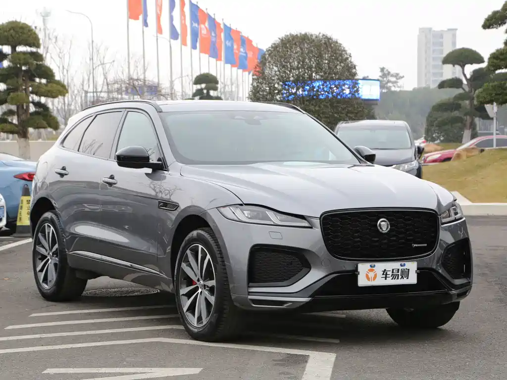 Jaguar F-PACE P250 R-Dynamic SE