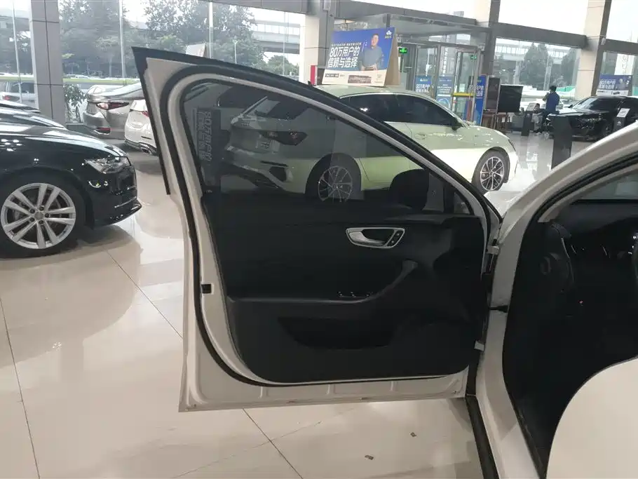 Roewe D7 DMH 125 km World Champion