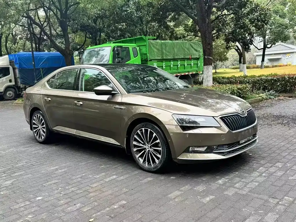 Superb TSI280 DSG Creation