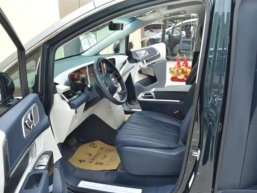Century 2.0 T 4-seat Private