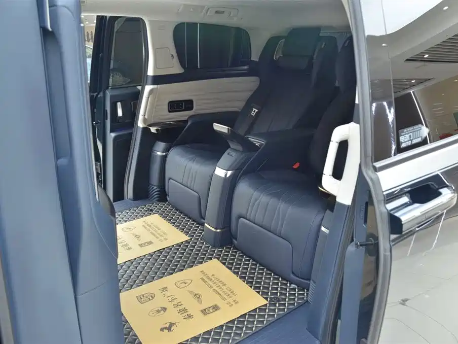 Century 2.0 T 4-seat Private