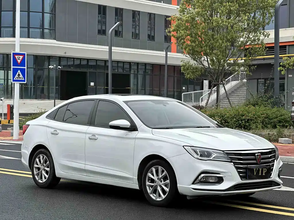Roewe i5 1.5 L Auto 4 G Connected Leading Luxury
