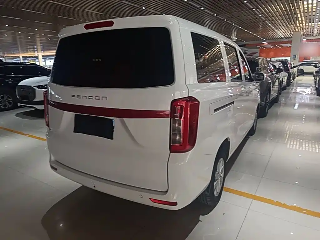 Fengguang 380 风光380 2022款 1.5 L 精典型客车 5座