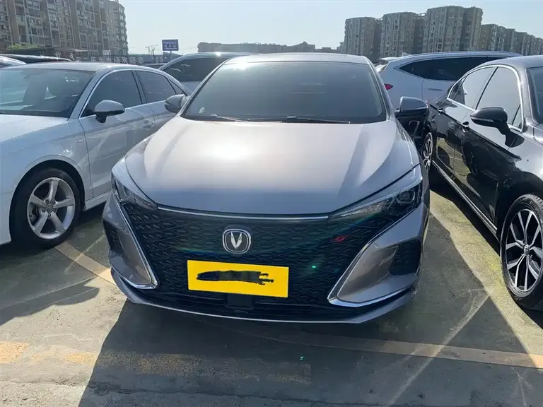 Changan Eado PLUS Blue Whale NE 1.4 T GDI DCT Sharp Style