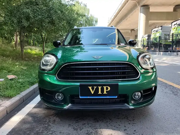 MINI COUNTRYMAN 1.5 T COOPER Artist Weekend Wagon