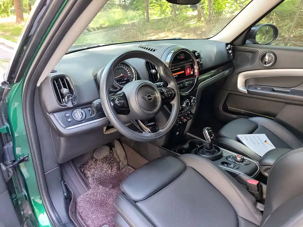 MINI COUNTRYMAN 1.5 T COOPER Artist Weekend Wagon