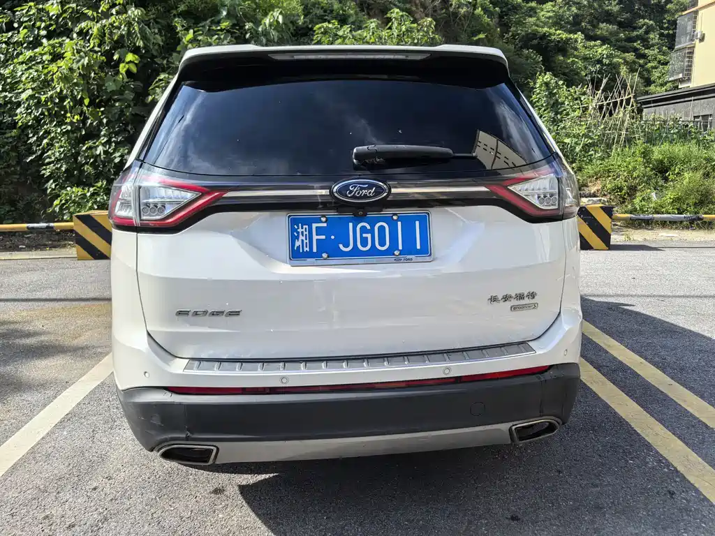 Edge EcoBoost 245 2 WD Grand Sharp 7-seat