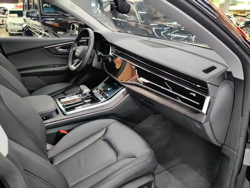 Audi Q8 奥迪Q8 2019款 55 TFSI 尊享动感型