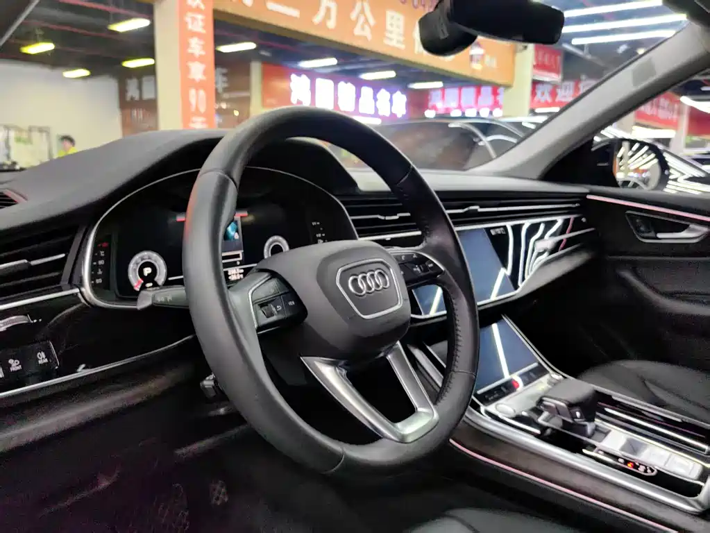 Audi Q8 奥迪Q8 2019款 55 TFSI 尊享动感型