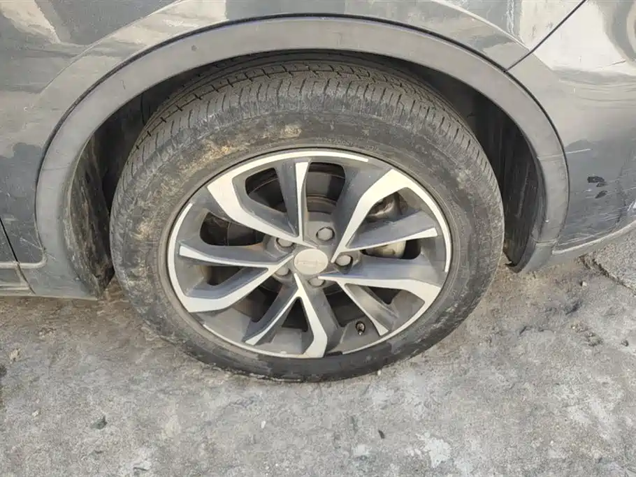 Emgrand GS 1.4 T CVT Elegant