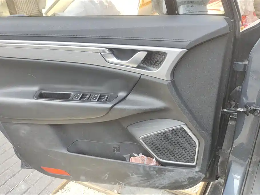 Emgrand GS 1.4 T CVT Elegant
