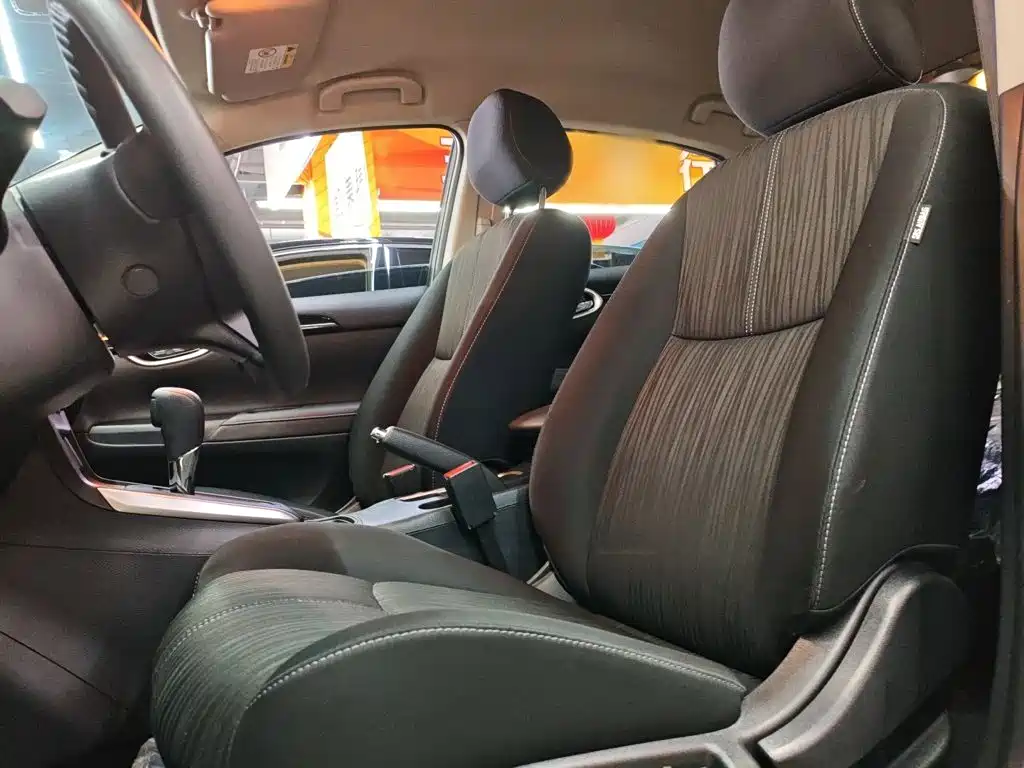 Sylphy Facelift III Classic 1.6 XE CVT Comfort