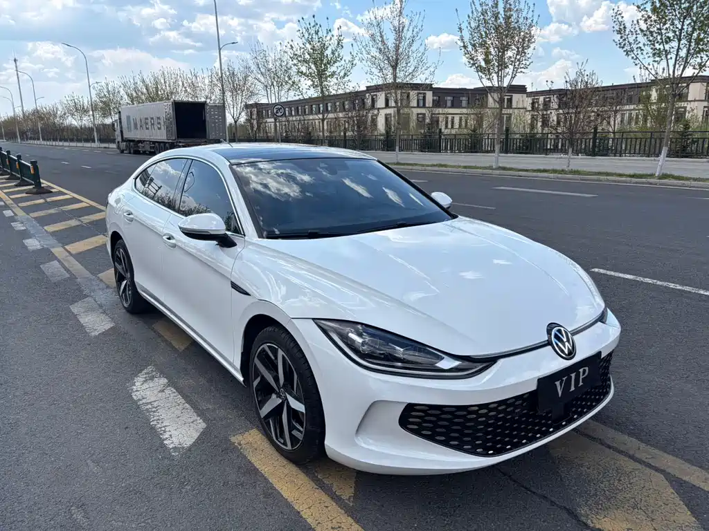 Lamando Lamando L 280 TSI DSG Spicy Cool