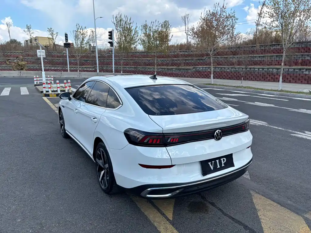 Lamando Lamando L 280 TSI DSG Spicy Cool
