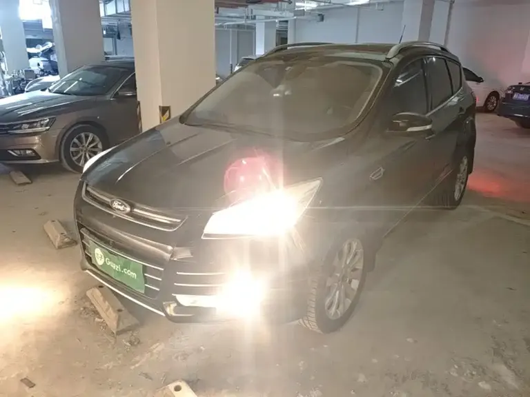 Ford Kuga 1.6 L GTDi 4 WD Elite