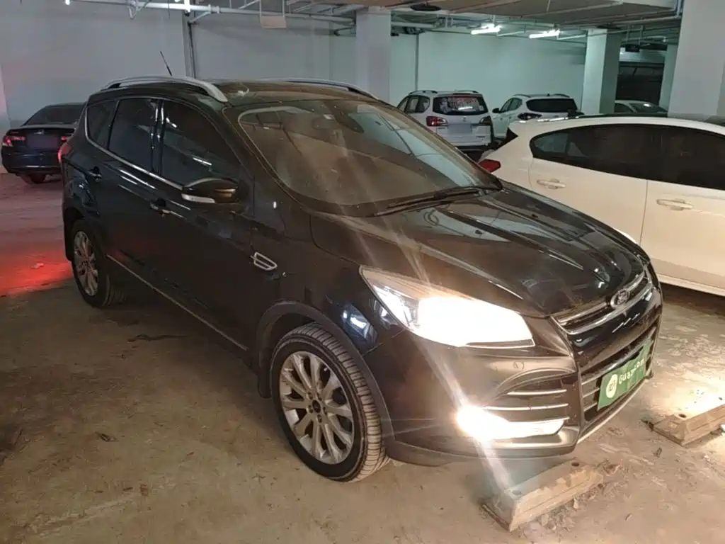 Kuga 1.6 L GTDi 4 WD Elite