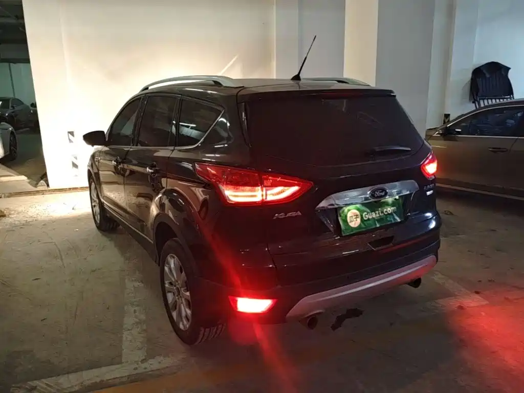 Kuga 1.6 L GTDi 4 WD Elite