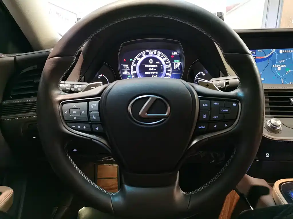 Lexus LS 500 h Outstanding CN-V