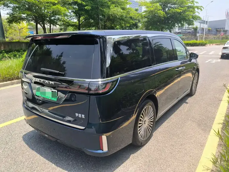 Voyah Dreamer PHEV 4 WD Excellent Qiankun
