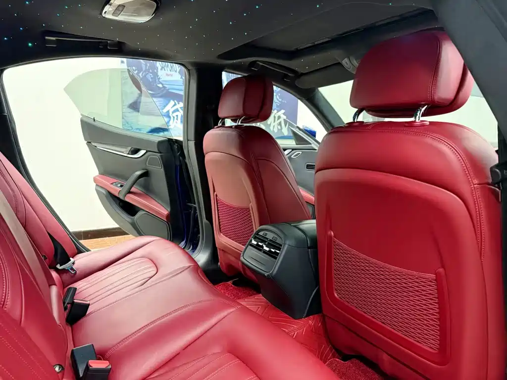 Ghibli 3.0 T Standard