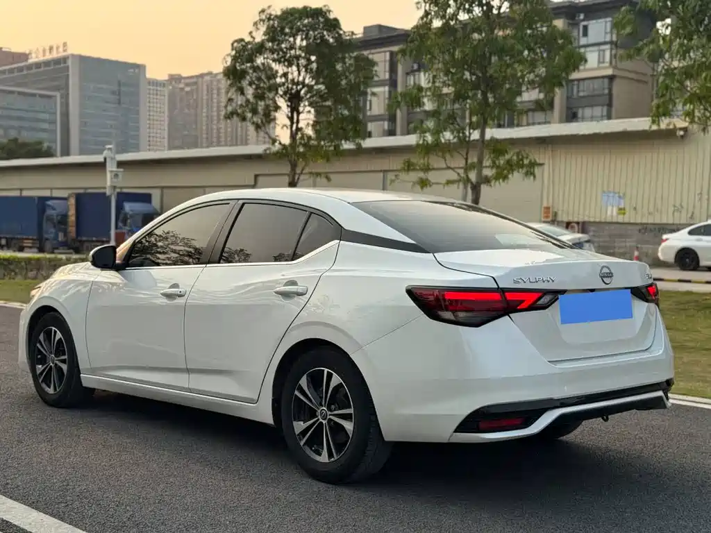 Sylphy 1.6 L CVT Smart Drive