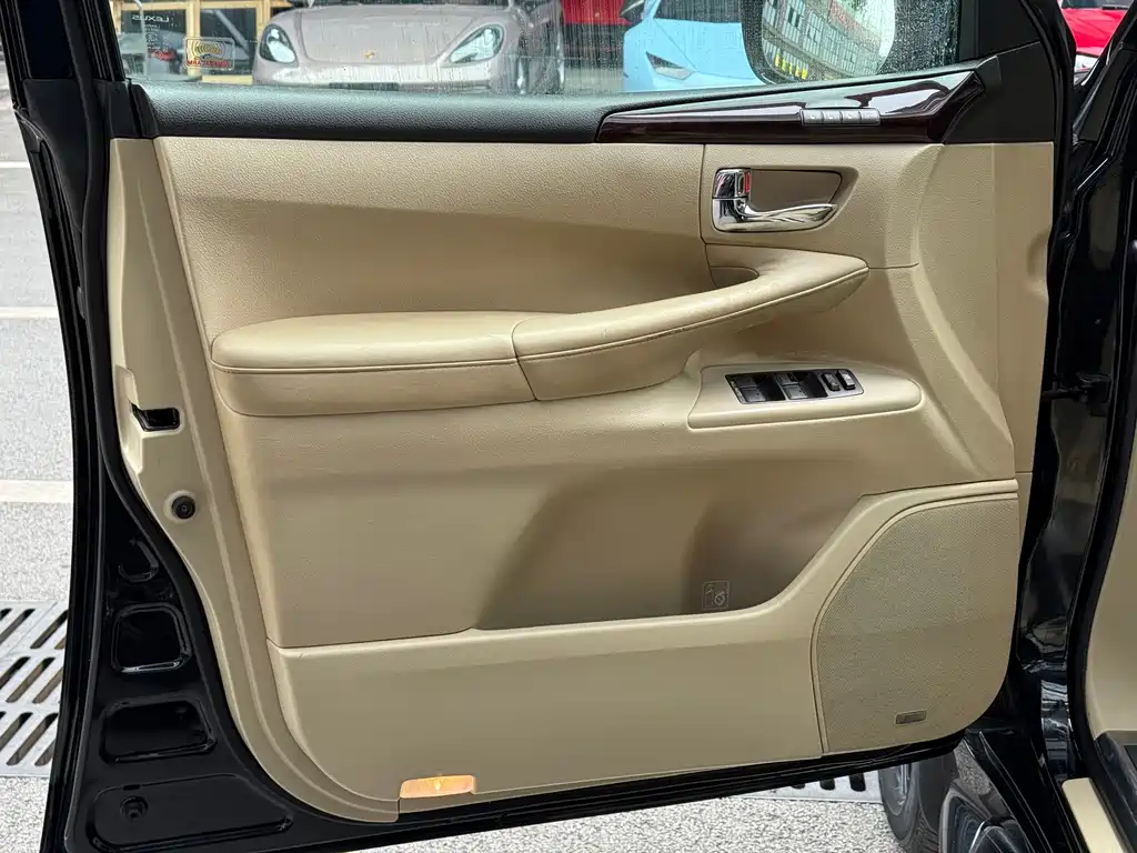 Lexus LX 570