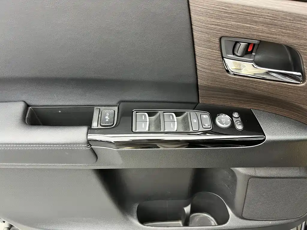 Odyssey 2.0 L e:HEV Sharp· Shine Enjoyment