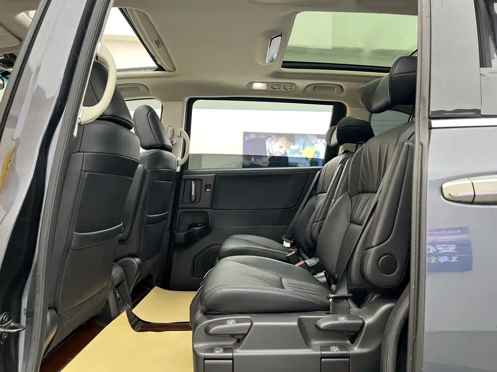Odyssey 2.0 L e:HEV Sharp· Shine Enjoyment