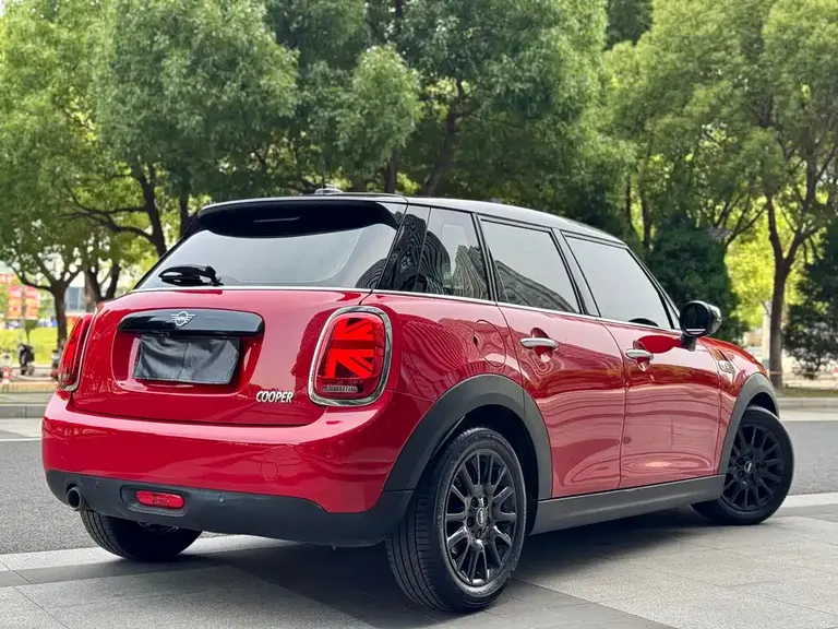 MINI MINI 2020款 1.5 T COOPER 经典派 五门版