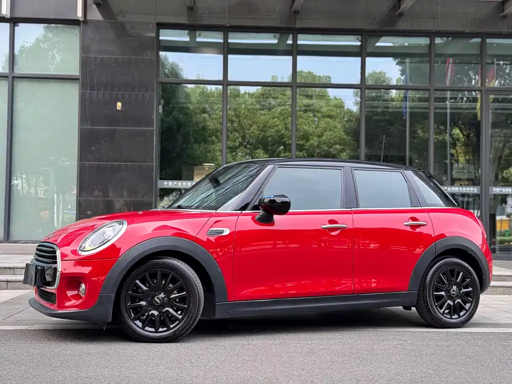 MINI MINI 2020款 1.5 T COOPER 经典派 五门版